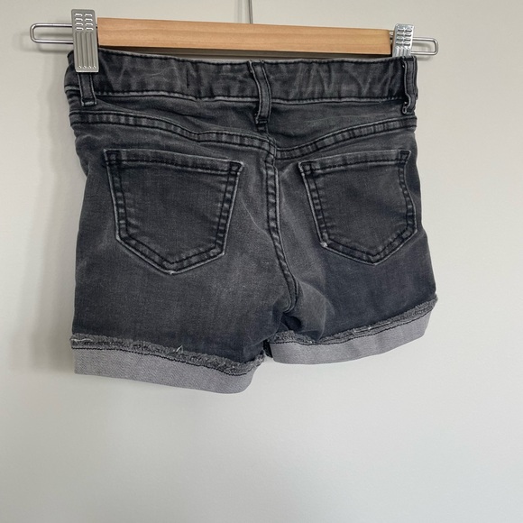 Gap shorts - Picture 2 of 3
